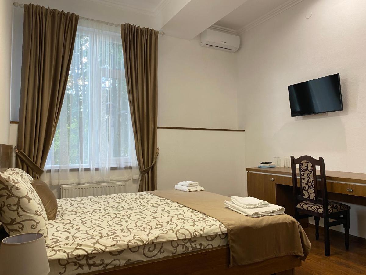 Grand Hotel Mohyliv-Podilskyi Экстерьер фото
